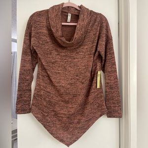 NWT perseption  concept long sleeve top